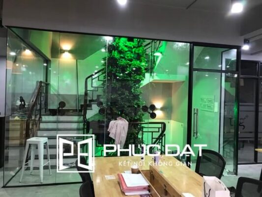 Công trình vách kính cường lực văn phòng Quận 2 TpHCM