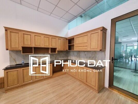Tủ bếp cao cấp làm từ nhôm nội thất hợp kim - Sản phẩm hiện được trưng bày tại showroom Phúc Đạt.