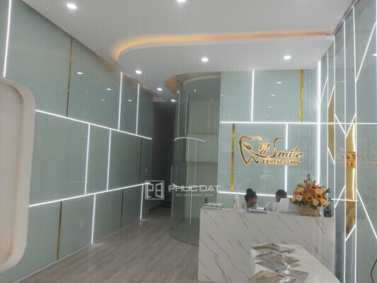 Công trình vách kính trang trí nha khoa Nha Smile Dental Clinic TPHCM