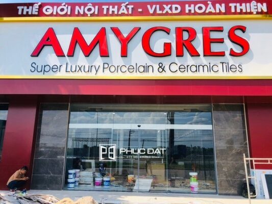 Công trình cửa kính tự động showroom Nội thất & VLXD tại Long An