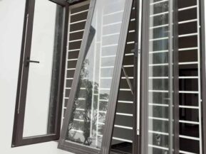 Sử dụng khung bảo vệ cửa sổ bằng nhôm góp phần nâng cao tính an toàn cho ngôi nhà.