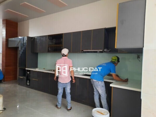 Công trình tủ bếp hợp kim nhôm cao cấp thi công tại Bình Đại, Bến Tre
