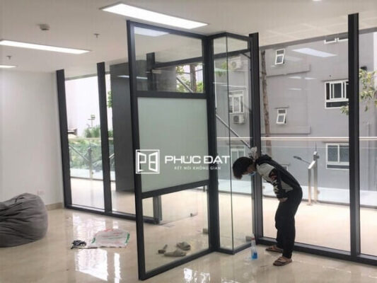 Công trình vách nhôm Xingfa kính cường lực thi công tại Hà Nội